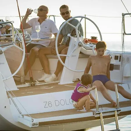 Z6 Dolcevita Signature - Villa & Private Yacht In The Heart Of Rovinj *